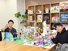 よゐこの2人が製作した「レゴ スーパーマリオ」オリジナルコースがレゴストア ダイバーシティ東京プラザ店と東京駅店で11月6日から展示