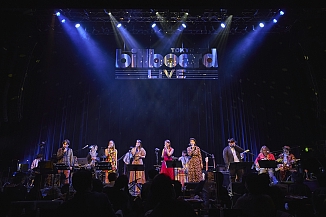 画像ギャラリー No.001のサムネイル画像 / 「MOTHER」の世界を再現した“鈴木慶一 ミュージシャン生活50周年記念ライヴ”の公式レポートが公開