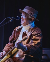 画像ギャラリー No.002のサムネイル画像 / 「MOTHER」の世界を再現した“鈴木慶一 ミュージシャン生活50周年記念ライヴ”の公式レポートが公開