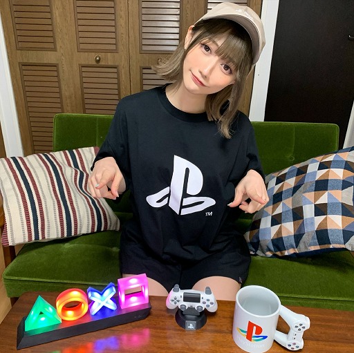 画像ギャラリー No.001のサムネイル画像 / PlayStationのロゴを使用した公式アパレルグッズがヴィレッジヴァンガードにて発売