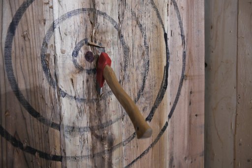 画像ギャラリー No.004のサムネイル画像 / 投擲武器,リアルで投げてみたくない? 斧やナイフ,チャクラムを投げられるお店で戦闘スキルを上げてきた