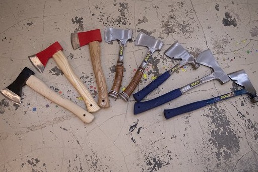 投擲武器 リアルで投げてみたくない 斧やナイフ チャクラムを投げられるお店で戦闘スキルを上げてきた