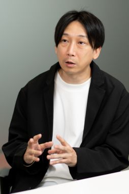 堂本光一さんの最新アルバム Playful 収録の楽曲と映像を制作したキーマンにインタビュー スクエニがコラボした経緯や意義とは 堂本光一さんの最新アルバム Playful 収録の楽曲と映像を制作したキーマンにインタビュー スクエニがコラボした経緯や意義とは