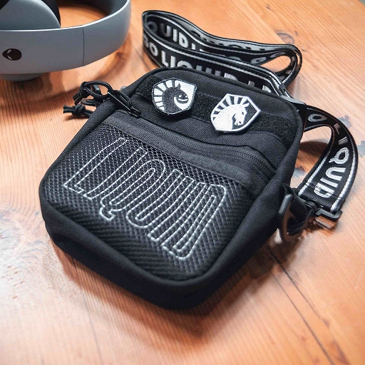 画像ギャラリー No.008のサムネイル画像 / eスポーツチーム「Team Liquid」のグッズを販売するオンラインストアがオープン。サイン入りグッズが当たるキャンペーンも