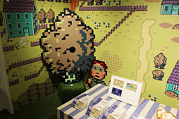 画像ギャラリー No.012のサムネイル画像 / MOTHER2の街角を再現したスペースでグッズが購入できる,「MOTHERのひろば」が渋谷PARCO8階で本日オープン。内覧会には糸井重里氏も来場