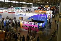 ���������꡼ No.013�Υ���ͥ������ / �֥������ե����ƥ��Х�2021[��]�פ�9��20���˳��ŷ�������������ӥ��奢�뤬������¤���κ�ŵ����1ǯ�֤�Υꥢ�볫�Ť�