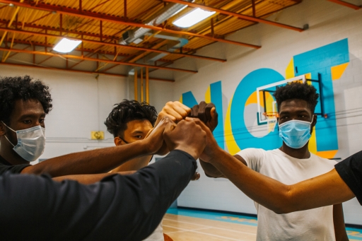 画像ギャラリー No.001のサムネイル画像 / 「2K Foundations」改装したトロント・ロレンスハイツ・バスケットボールコートを公開