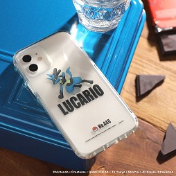 画像ギャラリー No.004のサムネイル画像 / ピカチュウやルカリオが飛び出して見える。iPhone12/12 Pro用のスマホケースが8月26日に予約開始