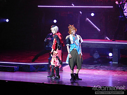 画像ギャラリー No.014のサムネイル画像 / 「ミュージカル『刀剣乱舞』 〜静かの海のパライソ〜」ゲネプロのフォトレポートをお届け。鶴丸国永など6振りの刀剣男士が1年半ぶりに出陣!