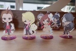 画像ギャラリー No.012のサムネイル画像 / カプコンカフェ×「逆転裁判」シリーズではキャラたちがきらびやかな盛装で登場! 一部グッズの先行公開&試食レポートをお届け