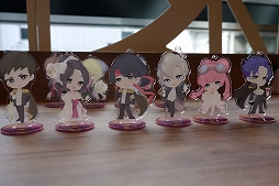 画像ギャラリー No.013のサムネイル画像 / カプコンカフェ×「逆転裁判」シリーズではキャラたちがきらびやかな盛装で登場! 一部グッズの先行公開&試食レポートをお届け