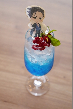 画像ギャラリー No.025のサムネイル画像 / カプコンカフェ×「逆転裁判」シリーズではキャラたちがきらびやかな盛装で登場! 一部グッズの先行公開&試食レポートをお届け