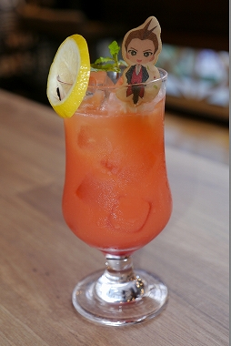 画像ギャラリー No.027のサムネイル画像 / カプコンカフェ×「逆転裁判」シリーズではキャラたちがきらびやかな盛装で登場! 一部グッズの先行公開&試食レポートをお届け