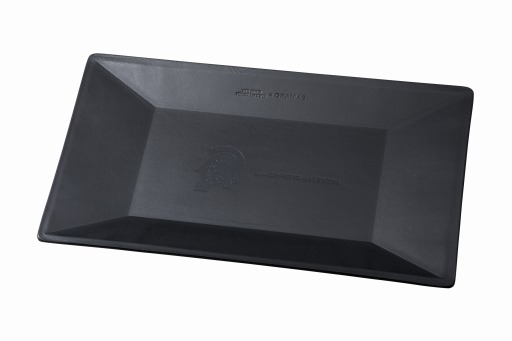 画像ギャラリー No.002のサムネイル画像 / コジマプロダクションとコラボしたフラットジップウォレットとペントレイの予約受付が開始