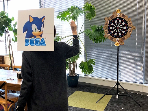 画像ギャラリー No.003のサムネイル画像 / セガ公式Twitterにて「ソニック」のグッズがもらえるダーツの日記念プレゼントキャンペーンが実施