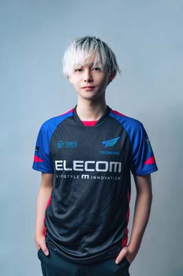 画像ギャラリー No.002のサムネイル画像 / トレスがプロゲーミングチーム「TEQWING e-Sports」に新ユニフォームを提供