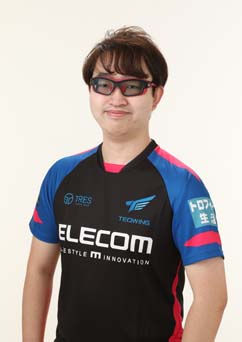画像ギャラリー No.003のサムネイル画像 / トレスがプロゲーミングチーム「TEQWING e-Sports」に新ユニフォームを提供