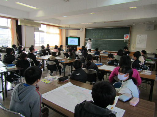 画像ギャラリー No.001のサムネイル画像 / 「ポケドボカードゲーム」による小学生防災学習を実践