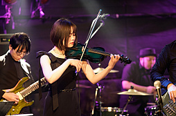 画像ギャラリー No.004のサムネイル画像 / 「雷電」シリーズなどを手がけたサウンドクリエイター佐藤 豪氏のライブ動画が12月30日より配信に