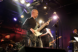 画像ギャラリー No.006のサムネイル画像 / 「雷電」シリーズなどを手がけたサウンドクリエイター佐藤 豪氏のライブ動画が12月30日より配信に