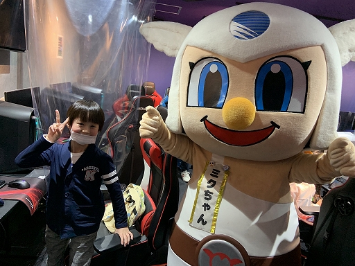 画像ギャラリー No.002のサムネイル画像 / eスポーツ施設「EVOLVE」を5月5日(こどもの日)に小学生とその保護者に無料開放へ