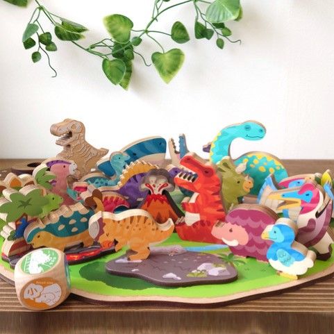 画像ギャラリー No.005のサムネイル画像 / 「つむつむザウルス」発売。恐竜のコマをサイコロの指示にしたがって乗せていくゲーム