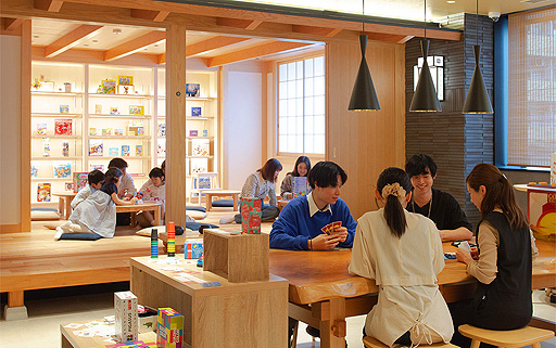 画像ギャラリー No.005のサムネイル画像 / 一晩中みんなで遊べる「ボードゲームホテル」,大阪・なんばに6月2日オープン。人狼・マダミス部屋などの特殊部屋やホテル専用ゲームなどを用意