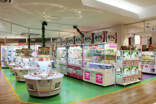 「バンダイナムコCross Store 横浜」内覧会レポート。グループの公式ショップが集う，見て，買って，体験して楽しめる総合エンタメ施設