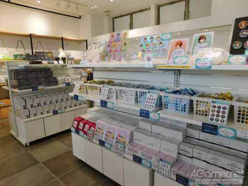 画像ギャラリー No.007のサムネイル画像 / 「うたの☆プリンスさまっ♪」SHINING STOREの内覧会レポートをお届け。2022年は夏にぴったりなアイテムラインナップに注目!