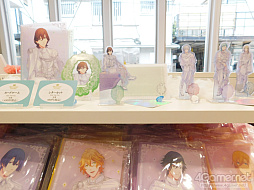 画像ギャラリー No.013のサムネイル画像 / 「うたの☆プリンスさまっ♪」SHINING STOREの内覧会レポートをお届け。2022年は夏にぴったりなアイテムラインナップに注目!