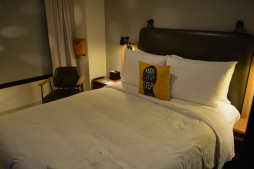 ���������꡼ No.005�Υ���ͥ������ / ���Х������äƥۥƥ�õ�����⥯������AR�θ��ץ�������Moxy Universe, Play Beyond ��Moxy ͷ�����󾡤����ɡ�Ƴ��