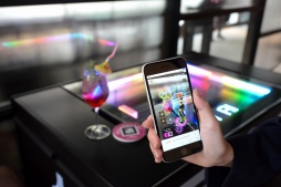 ���������꡼ No.019�Υ���ͥ������ / ���Х������äƥۥƥ�õ�����⥯������AR�θ��ץ�������Moxy Universe, Play Beyond ��Moxy ͷ�����󾡤����ɡ�Ƴ��