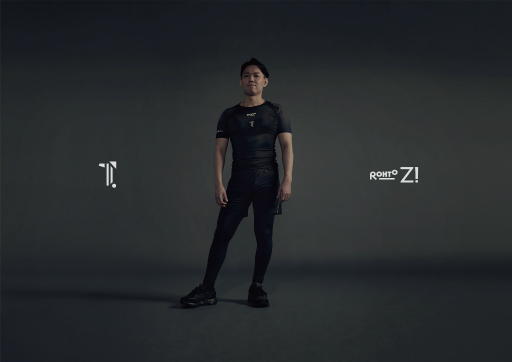 画像ギャラリー No.001のサムネイル画像 / プロゲーマーときど氏の新ユニフォームが発表に。ダイヤ工業のサポートを受け開発されたコンプレッションタイプのウェア