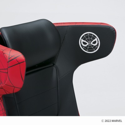 画像ギャラリー No.006のサムネイル画像 / 「スパイダーマン」をモチーフにした特別モデルのチェア2種,8月25日に発売