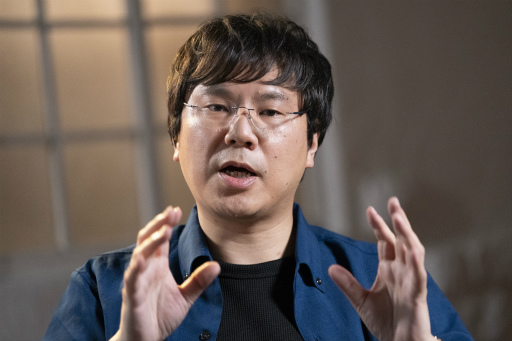 バイオハザード」「デビル メイ クライ」を手がけた小林裕幸氏が