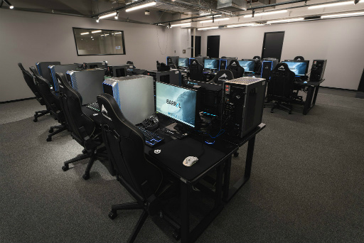 画像ギャラリー No.003のサムネイル画像 / eスポーツスタジオ「BARReL」,横浜ASOBUILD 3階にプレオープン