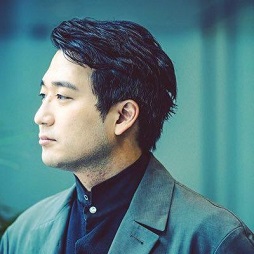 ���������꡼ No.002�Υ���ͥ������ / ��奦�����ե������ѥ֥�å��󥰥��ݡ��ȥ����ӥ����ѥ����ȥ���߷������ܿ���70�������ˤ������Ȥ�ȯɽ