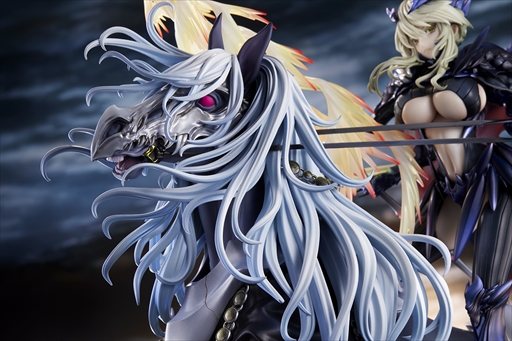 FGO」の巨大フィギュア「ランサー/アルトリア・ペンドラゴン〔オルタ