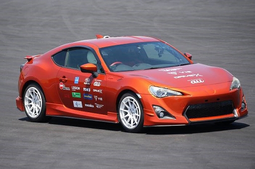 画像ギャラリー No.005のサムネイル画像 / au,ゲーマー20名が参加。プロレーサーへの道を開く“みんなの夢をのせるeレーサープロジェクト”を実施