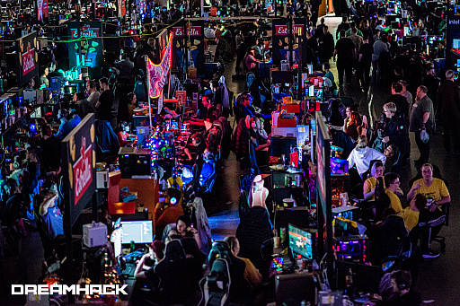 ���������꡼ No.011�Υ���ͥ������ / �Υ��󥿥ӥ塼��DreamHack�α��Ĥ���롤�С������ʴط�������α�ޤ�ʤ����ߥ�˥ƥ���Ƴ��LAN�ѡ��ƥ�����̥��