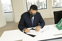 ꡼ No.001Υͥ / Υ󥿥ӥ塼ϥӥˤꤿȤϡǤϤʤϢȤǤJOGAȤMOUΰտޤ򡤥ӥΥե벦Ҥʹ