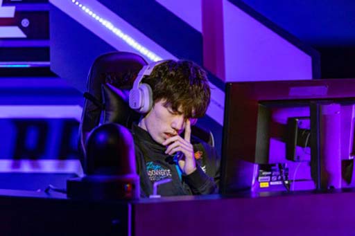 画像ギャラリー No.010のサムネイル画像 / 「RAGE Shadowverse 2022 Winter」GRAND FINALS,優勝賞金1000万円を獲得したのは“King of ミステリアス”あ選手