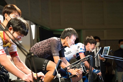 画像ギャラリー No.003のサムネイル画像 / 「eSports BATTLE in OKINAWA 2023」,畑中勇介選手がバーチャルサイクリング部門のゲストに