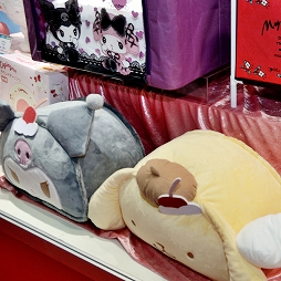 画像ギャラリー No.283のサムネイル画像 / 「第71回プライズフェア」フォトレポート。「ウマ娘 プリティーダービー」や「カービィ」の新作アイテムも