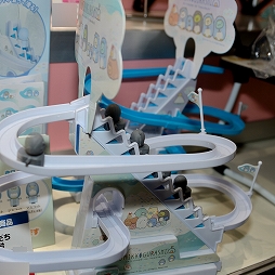 画像ギャラリー No.345のサムネイル画像 / 「第71回プライズフェア」フォトレポート。「ウマ娘 プリティーダービー」や「カービィ」の新作アイテムも