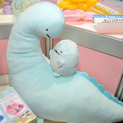 画像ギャラリー No.349のサムネイル画像 / 「第71回プライズフェア」フォトレポート。「ウマ娘 プリティーダービー」や「カービィ」の新作アイテムも