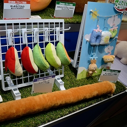 画像ギャラリー No.388のサムネイル画像 / 「第71回プライズフェア」フォトレポート。「ウマ娘 プリティーダービー」や「カービィ」の新作アイテムも