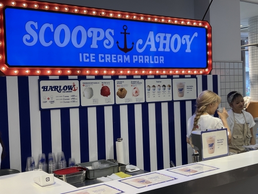 画像ギャラリー No.018のサムネイル画像 / Netflixの人気作品の世界に飛び込もう。ポップアップイベント「Only On Netflix」,キュープラザ原宿にて本日開幕