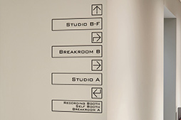 画像ギャラリー No.003のサムネイル画像 / 「ホロライブ」の映像はここから生まれる! 27億円をかけたカバーの新スタジオはどこがすごいのか