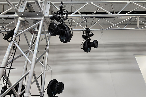 画像ギャラリー No.006のサムネイル画像 / 「ホロライブ」の映像はここから生まれる! 27億円をかけたカバーの新スタジオはどこがすごいのか